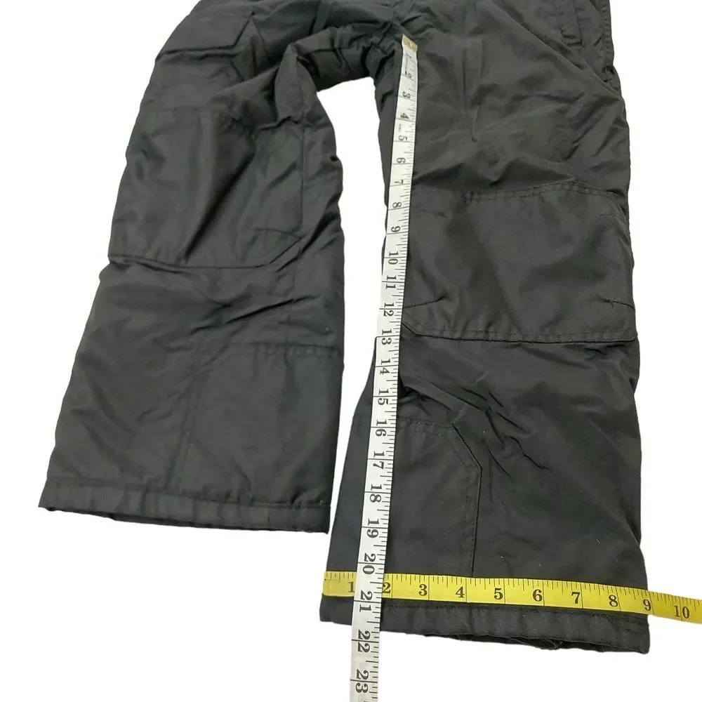 Slalom kids snowboarding